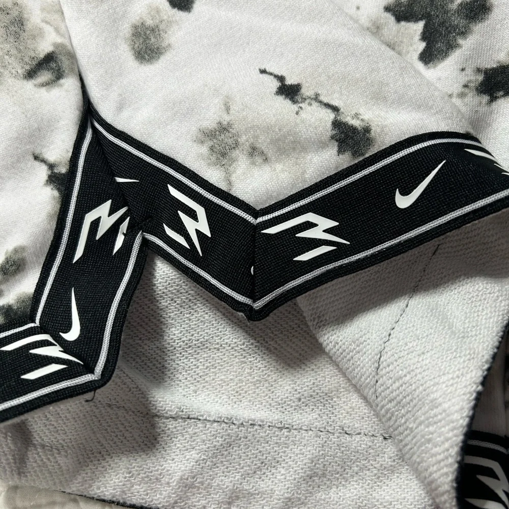 Nike 3 band big kids XL‎ change shorts